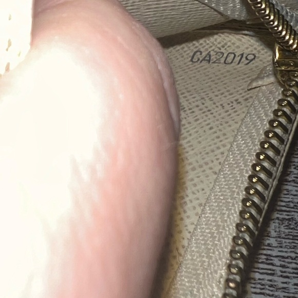 Authentic Louis Vuitton Card/Coin/Key Holder - Picture 5 of 5